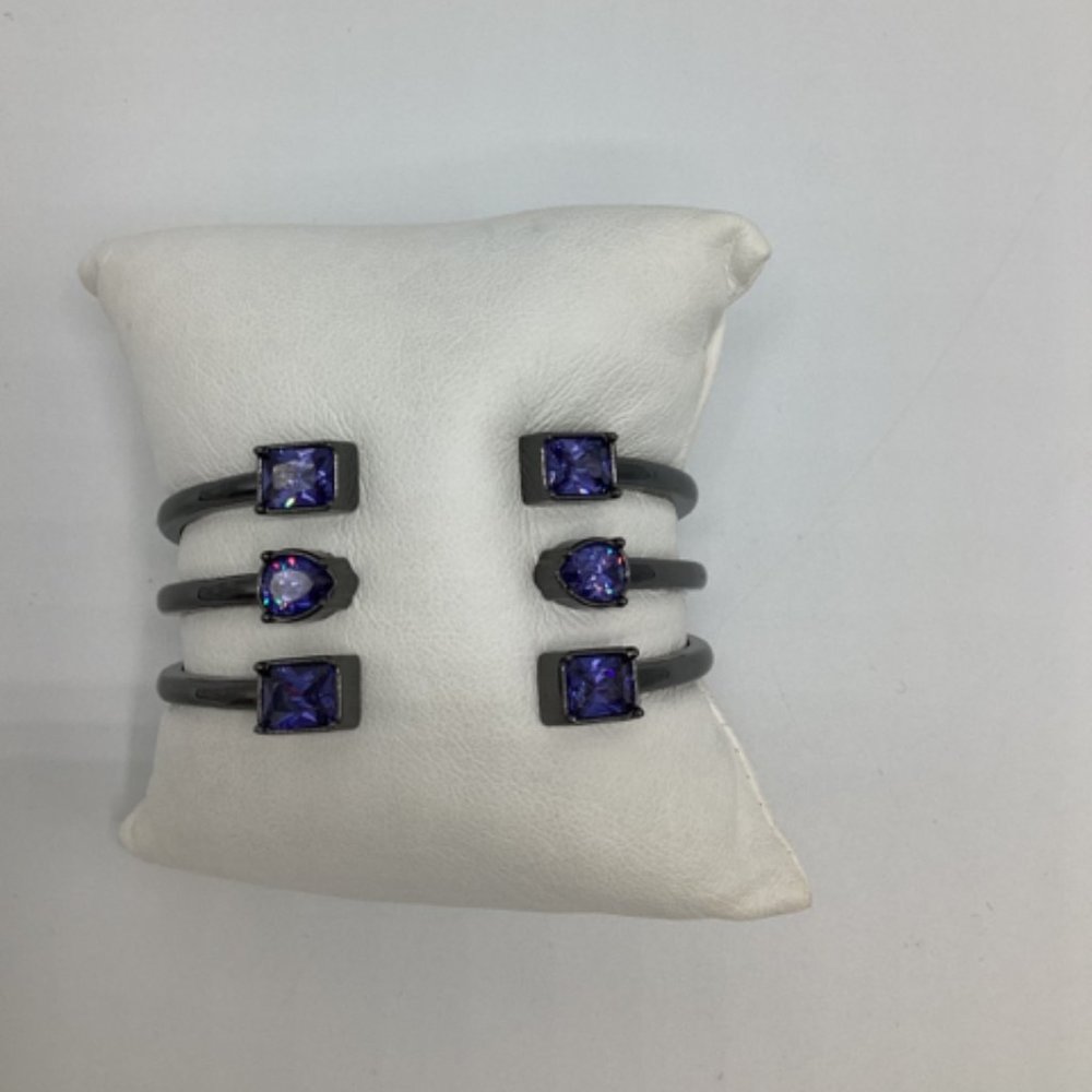NWT White House/Black Market Hinged Stone  Bracelet - Picture 2 of 5